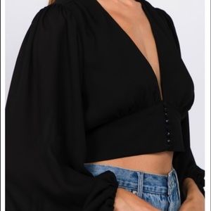 DEEP V-NECK OVERSIZED SLEEVE CROP TOP